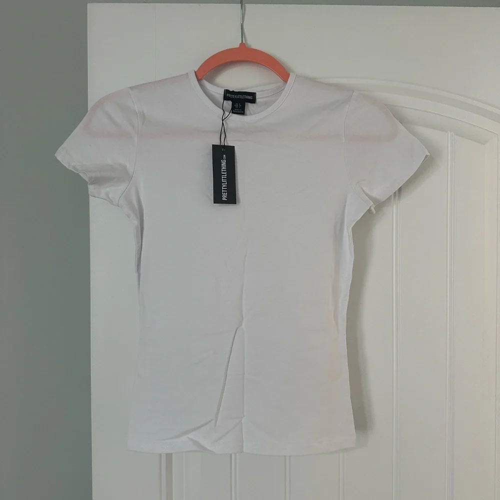 PrettyLittleThing Tee - Picture 1 of 1